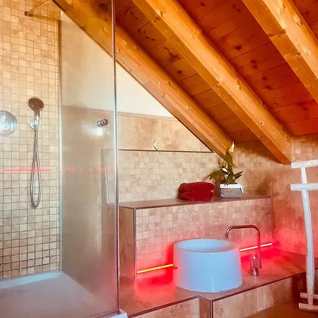 La Dolce Im Tiroler-holzhaus Bad Elster