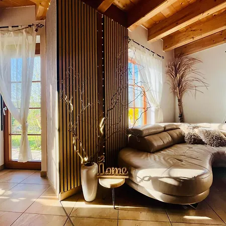 La Dolce Im Tiroler-holzhaus Bad Elster